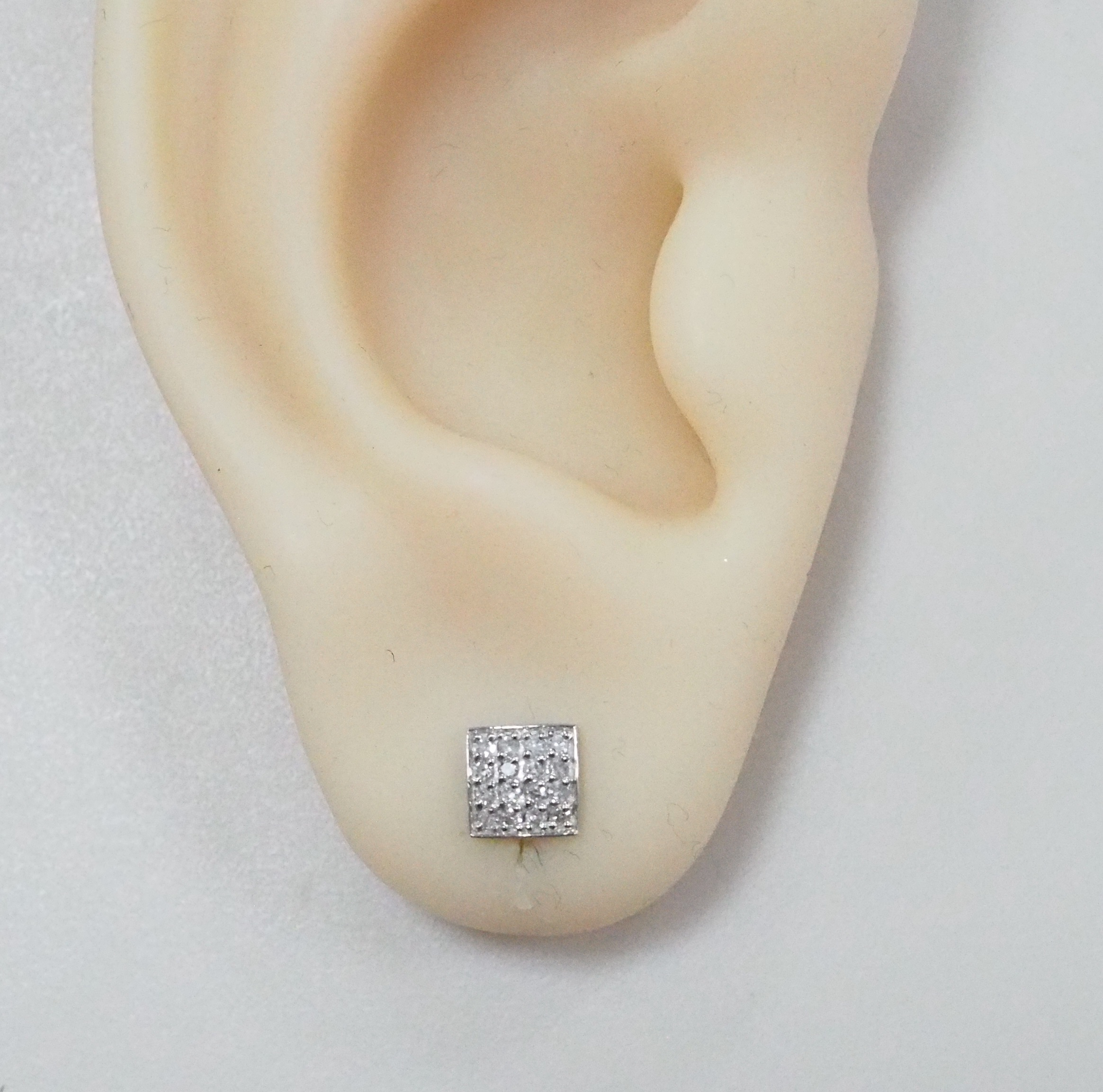 10511-000017 Серьги (Au 585)
